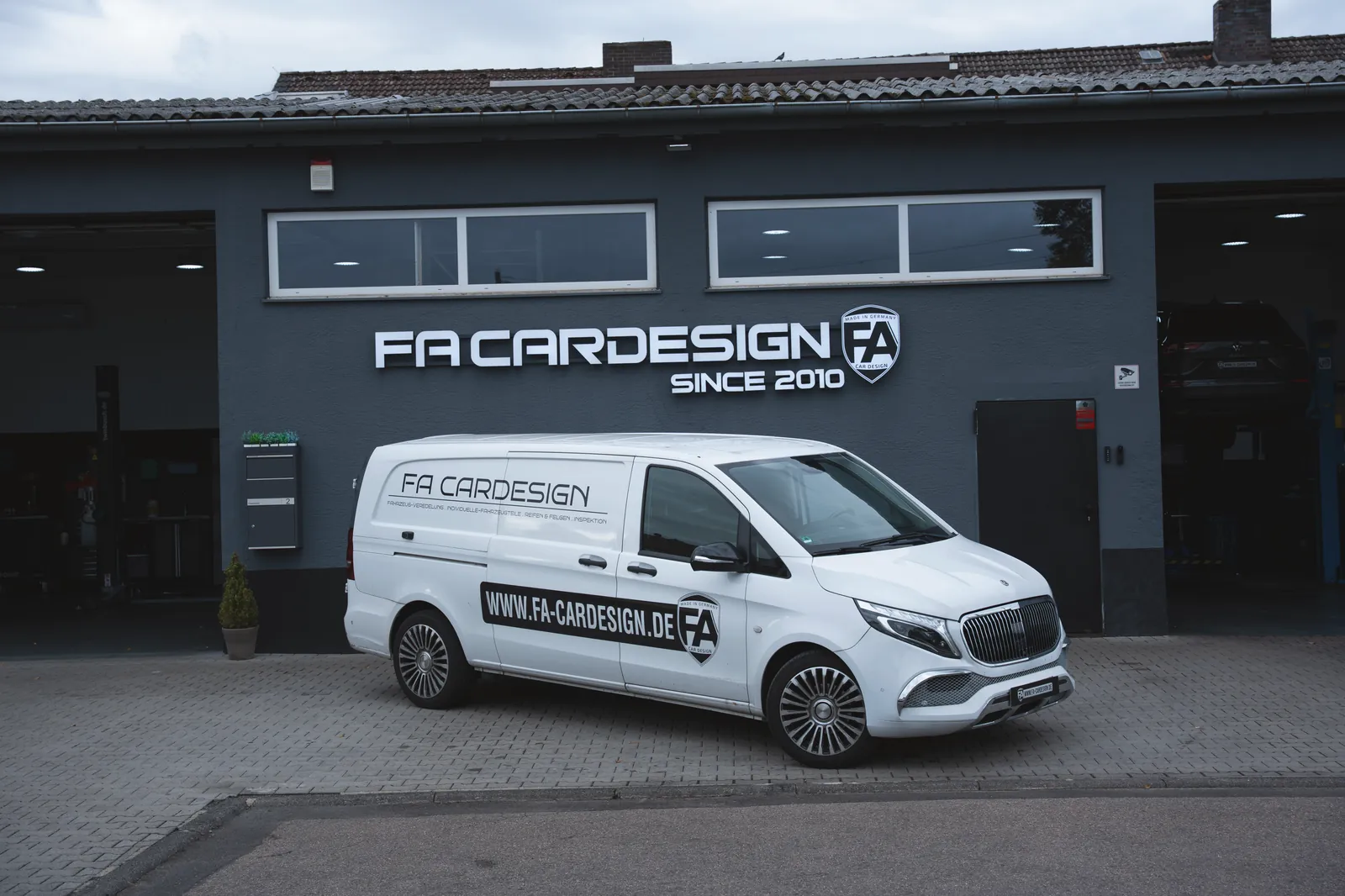 Außenansicht des Betriebs am Hasenpfad in Rodgau bei FA-CARSERVICES